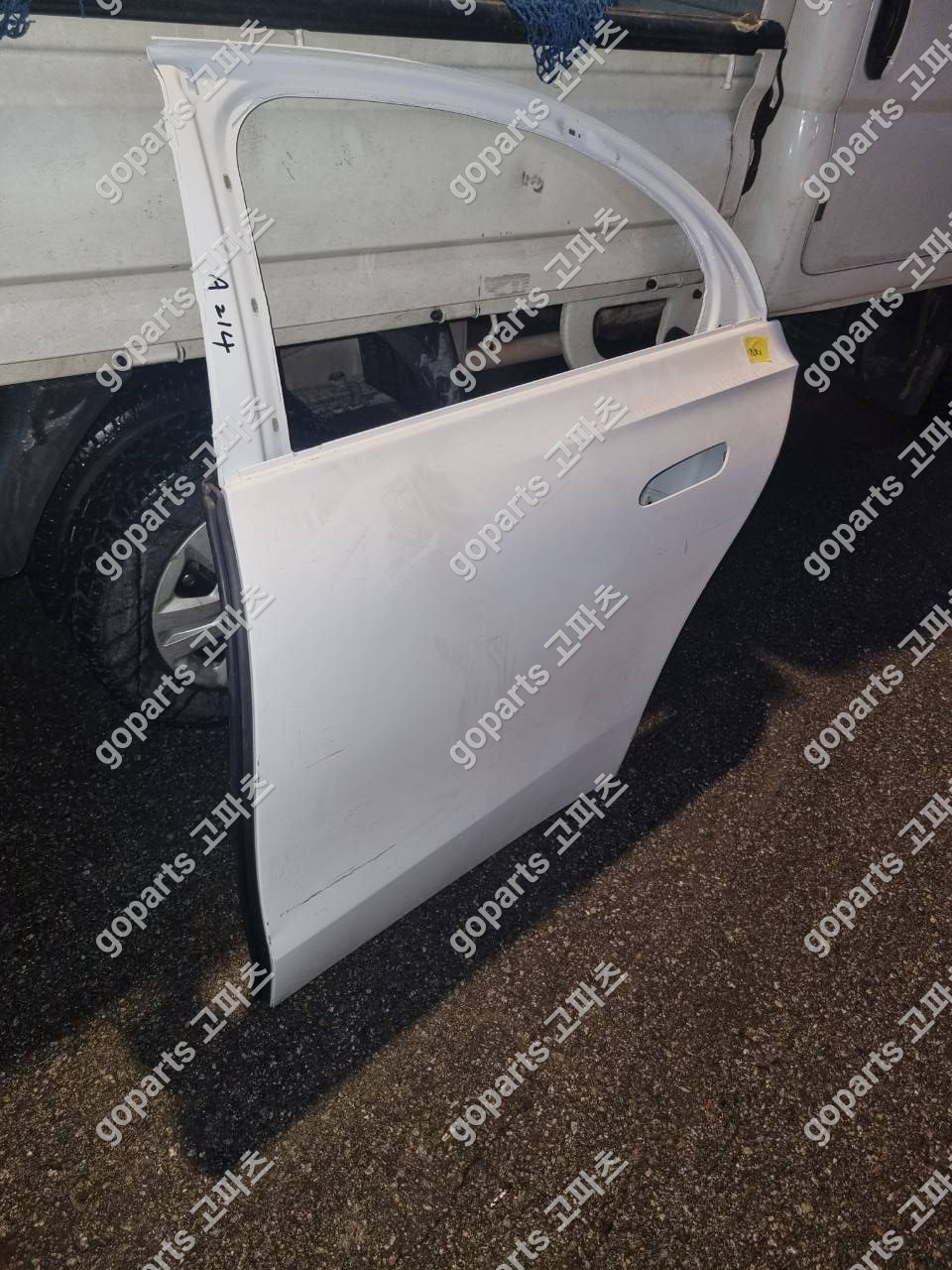 벤츠 E클래스 W214 운전석 뒷문 상세사진 2