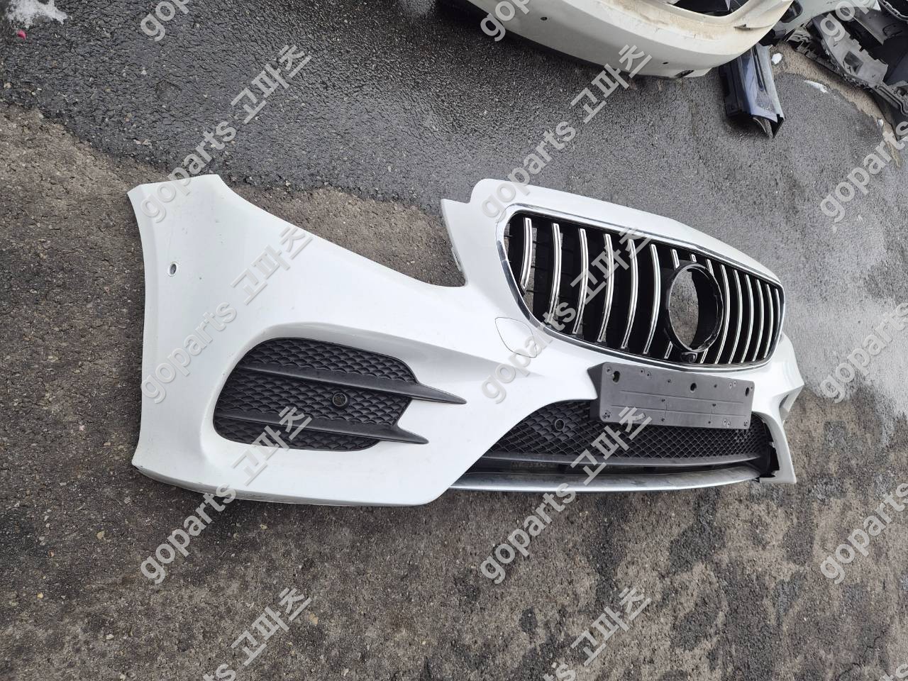 벤츠 W238 E클래스 쿠페 전기형 전범퍼 상세사진 2