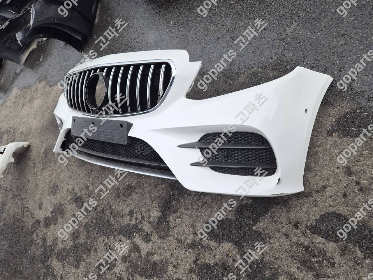 벤츠 W238 E클래스 쿠페 전기형 전범퍼 상세사진 3