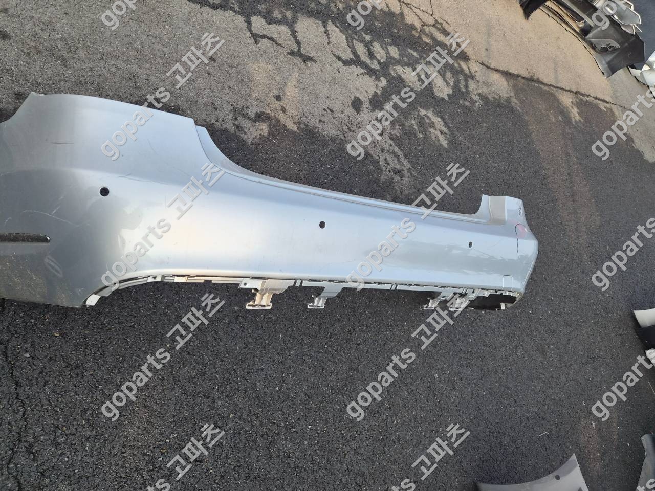 벤츠 W212 E클래스 후기형 후범퍼 교체 납품 후기: 꼼꼼한 부품 분석