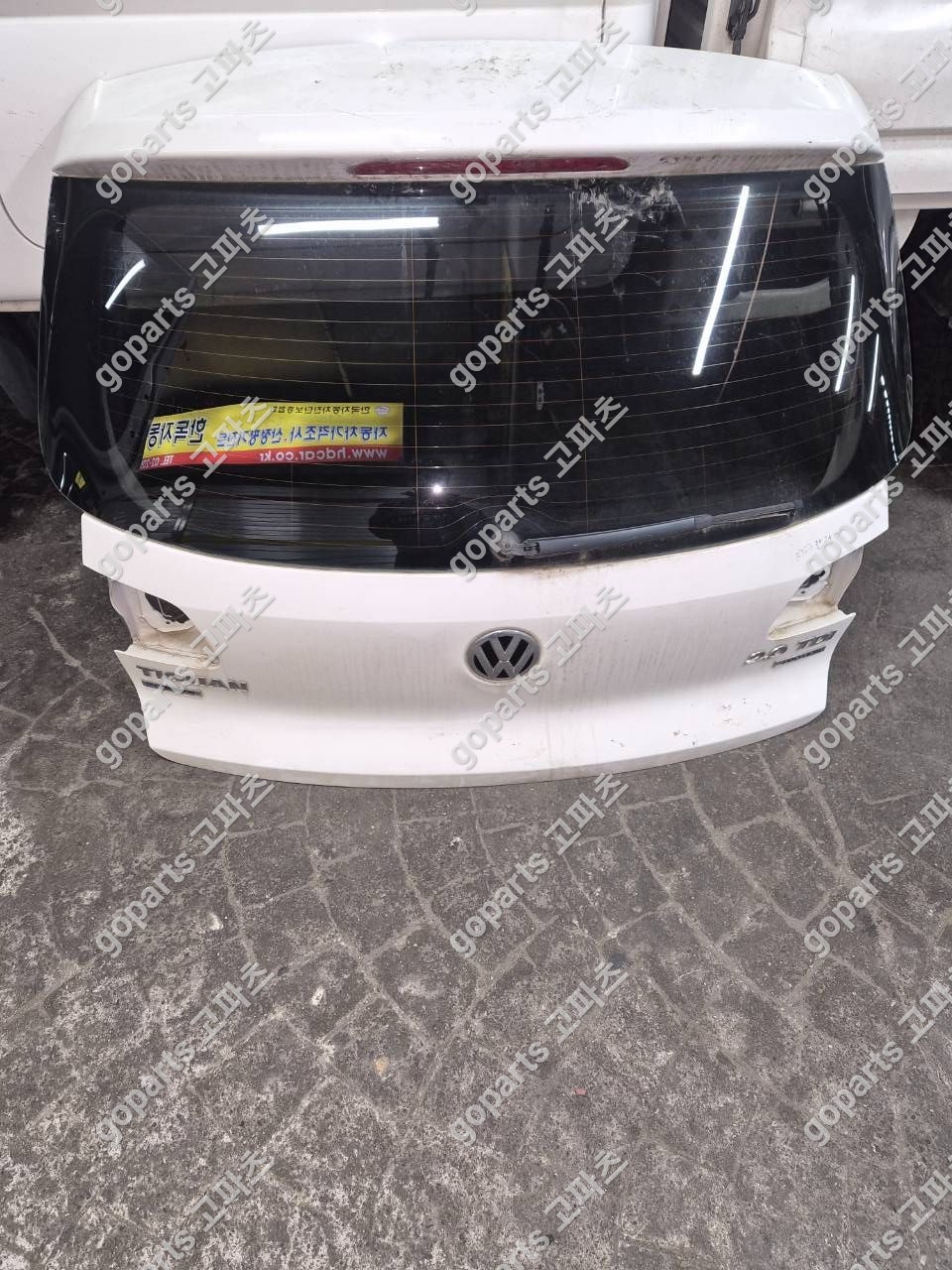 폭스바겐 티구안 트렁크리드 중고부품 상세사진 2