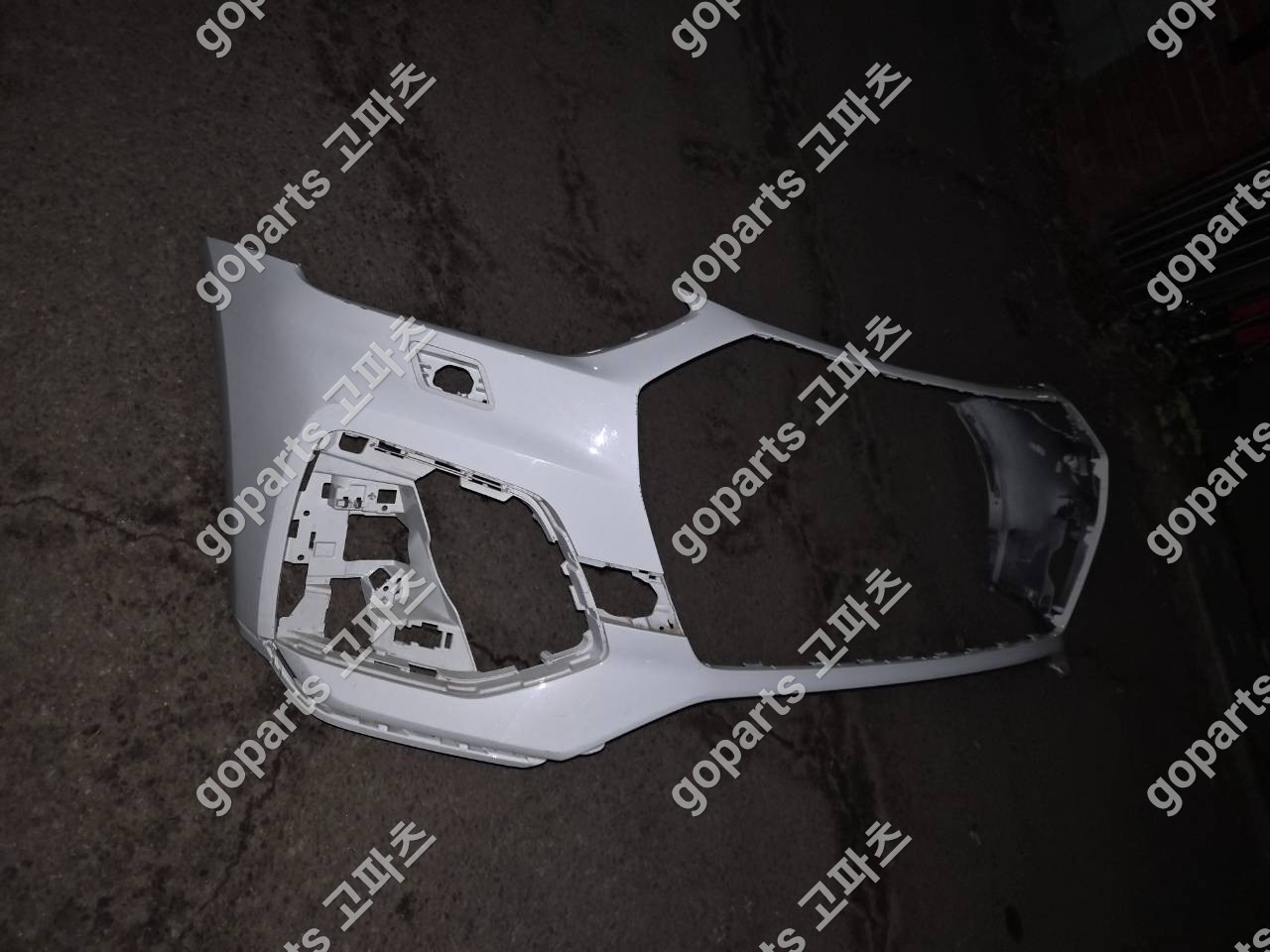 아우디 Q5 2세대 후기형 전범퍼 상세사진 3