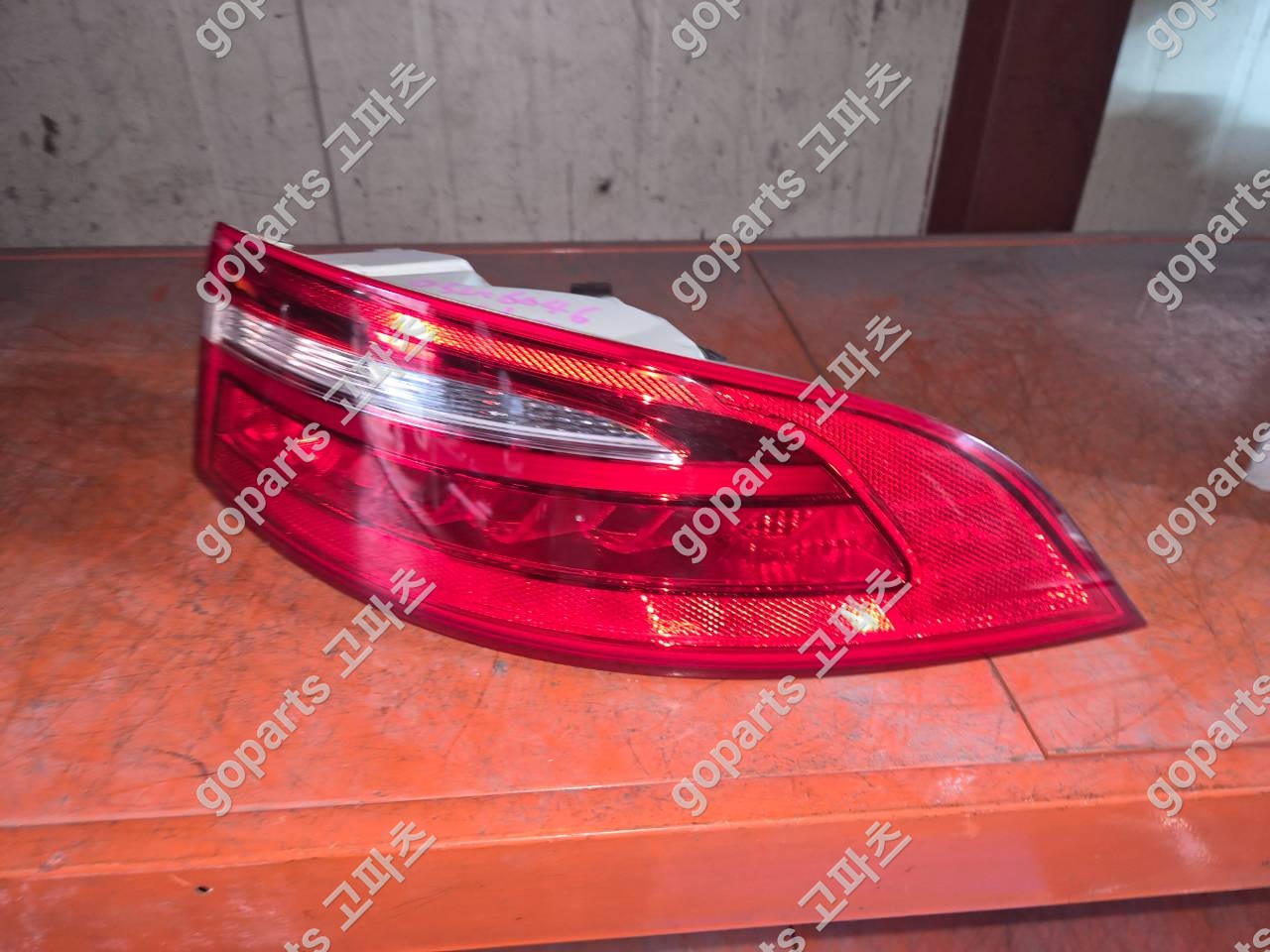 재규어 XE 조수석 리어테일라이트 상세사진 3