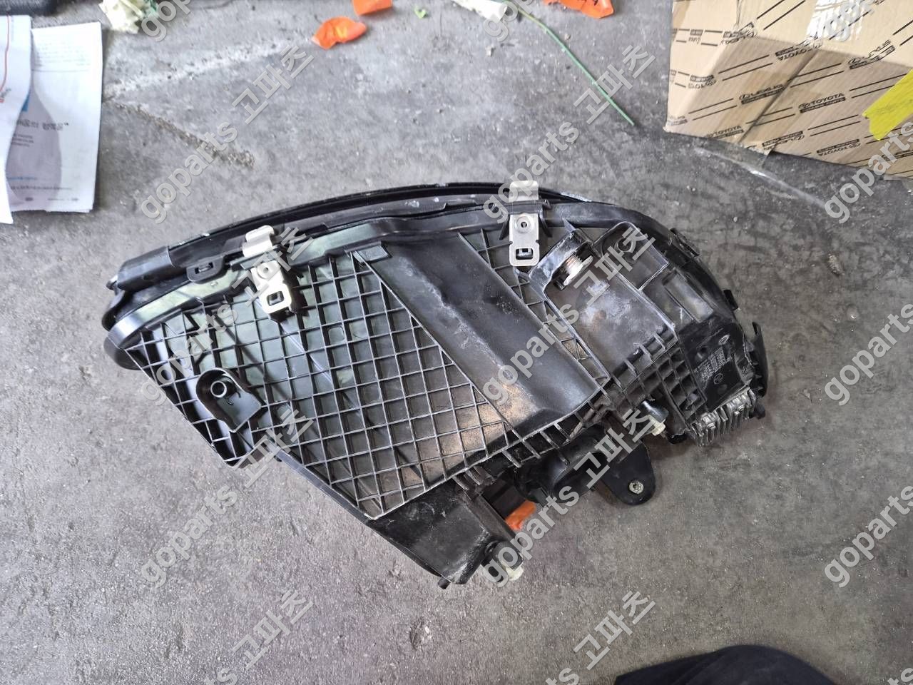 벤츠 W205 C클래스 운전석 헤드라이트 A2059065404KZ 상세사진 3