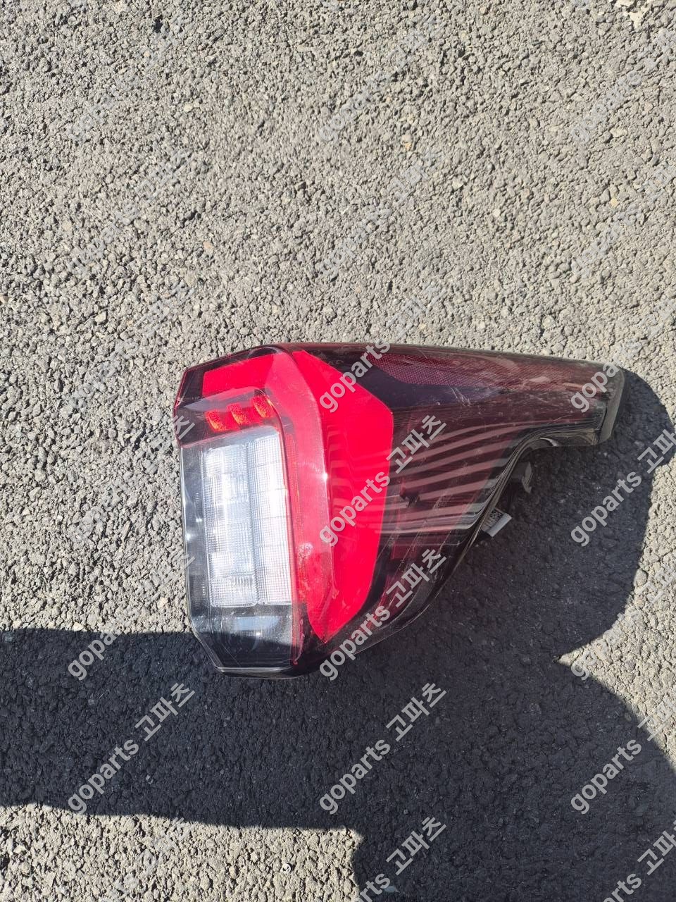 포드 익스플로러 6세대 후반기 조수석 리어테일라이트 Rb5b-13404 상세사진 4