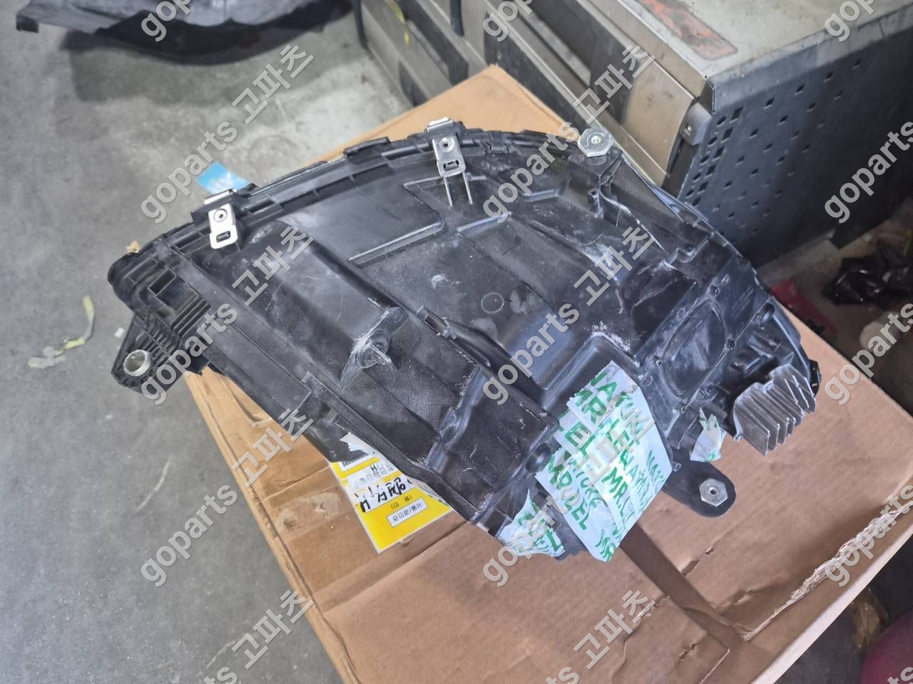 벤츠 CLS W218 운전석 헤드라이트 A2189067102 상세사진 3