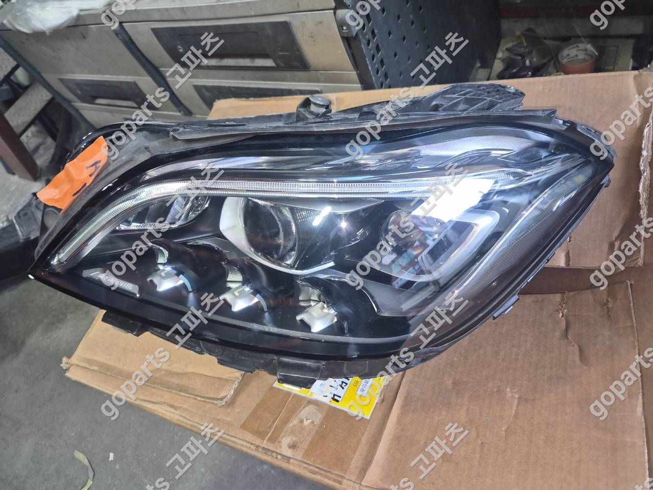 벤츠 CLS W218 운전석 헤드라이트 A2189067102 상세사진 4