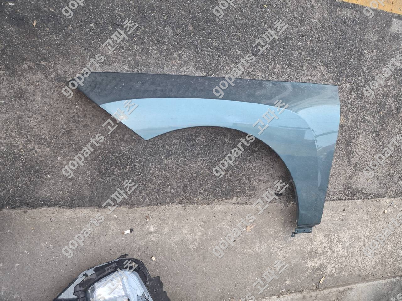 BMW ix i20 운전석 전휀더 상세사진 2