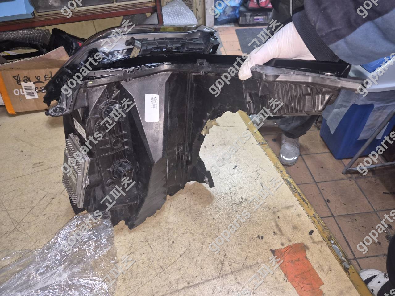 캐딜락 에스컬레이드 4세대 조수석 헤드라이트 상세사진 3