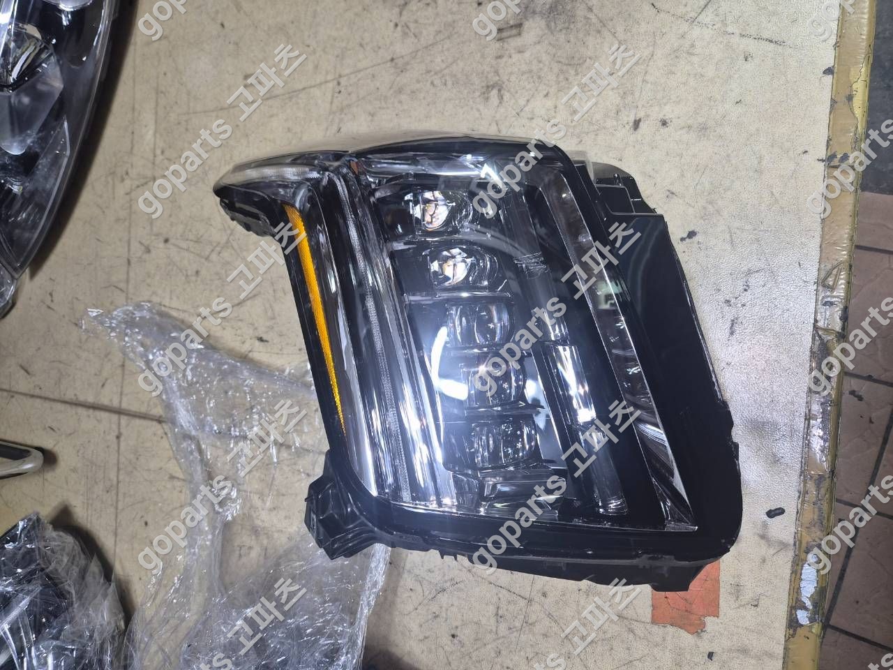 캐딜락 에스컬레이드 조수석 헤드라이트 교체 수리 후기 – 2013-2020년식