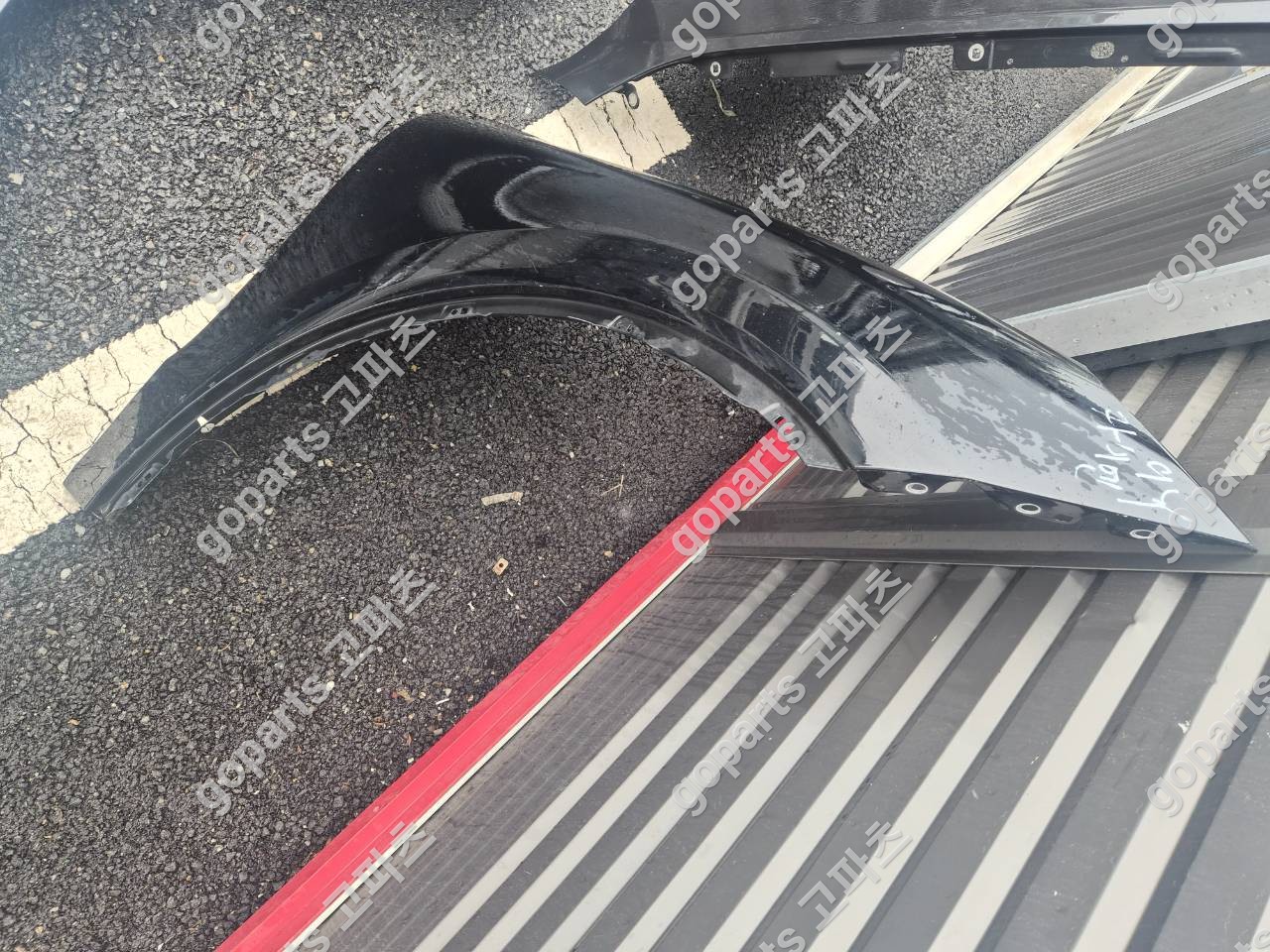 포르쉐 카이엔 9Y0 조수석 전휀더 상세사진 2