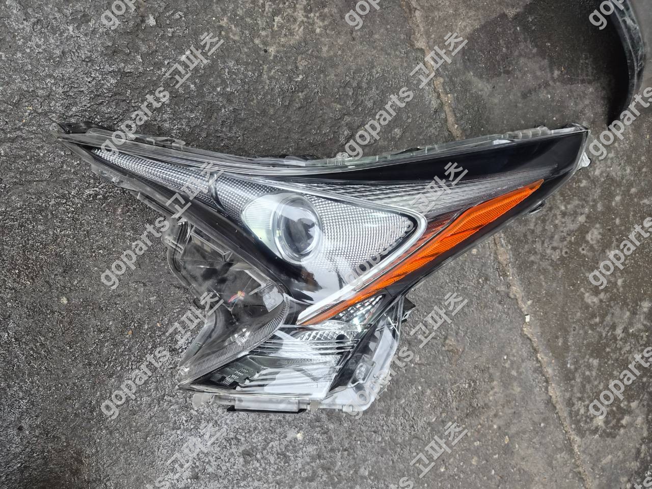 도요타 프리우스 4세대 운전석 헤드라이트 상세사진 3