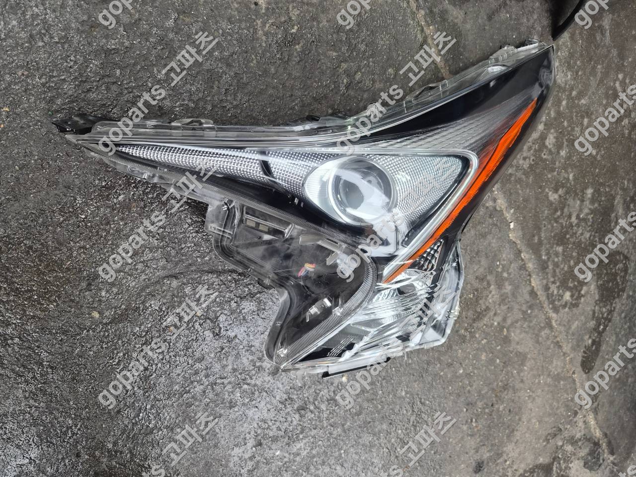 도요타 프리우스 4세대 운전석 헤드라이트 교체 납품 후기: 꼼꼼한 부품 전문가의 선택