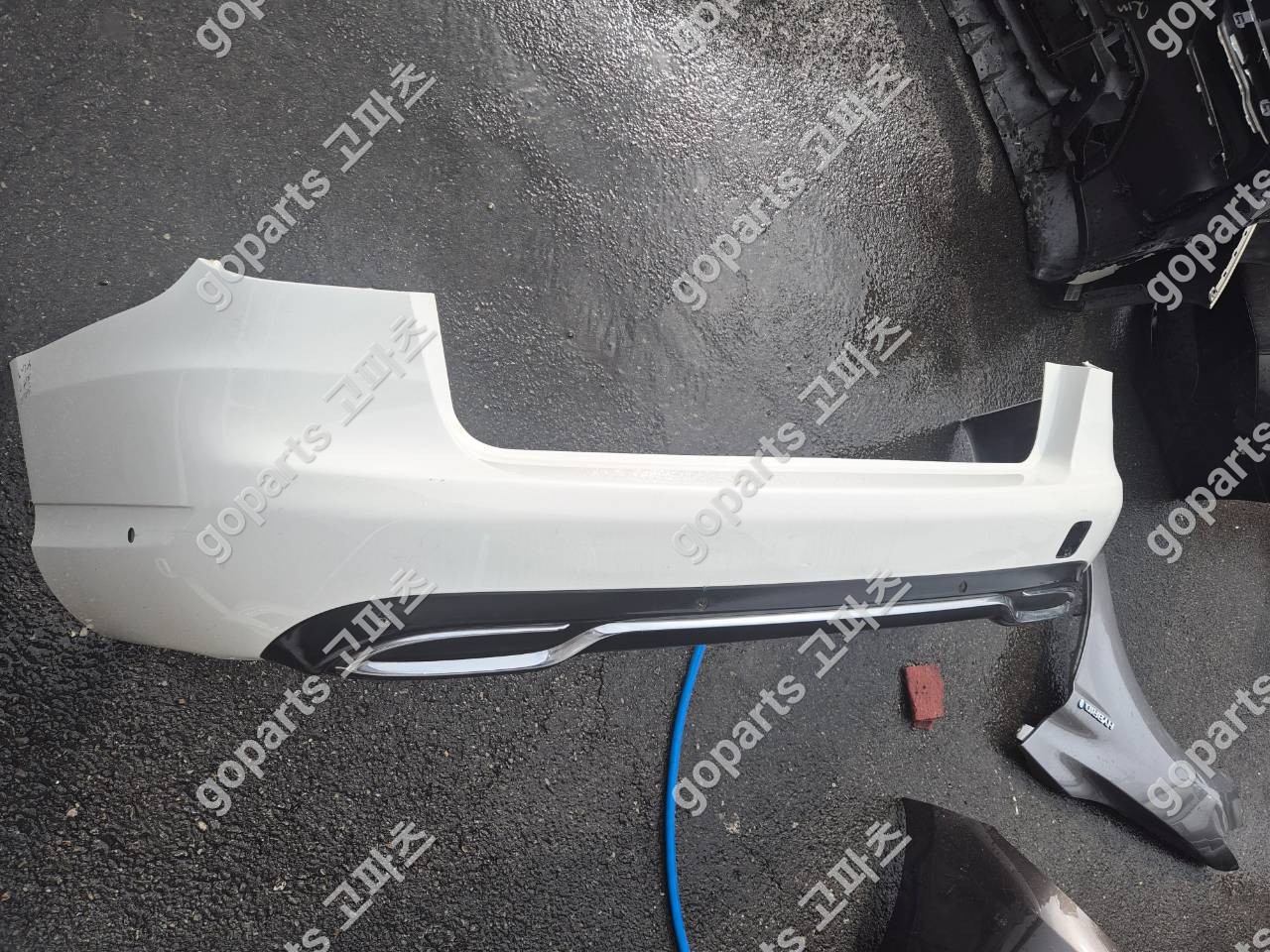 벤츠 C클래스 W205 웨건 하이브리드 후범퍼 교체 후기: 꼼꼼한 부품 전문가의 선택!