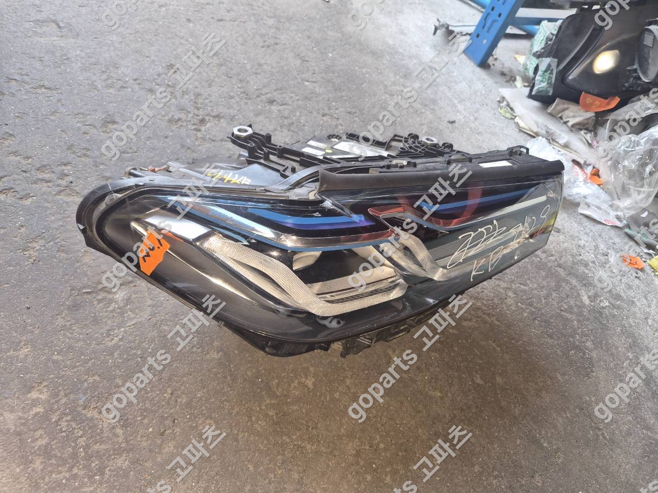 BMW G30 5시리즈 조수석 레이저 헤드라이트 9850588-06 상세사진 4