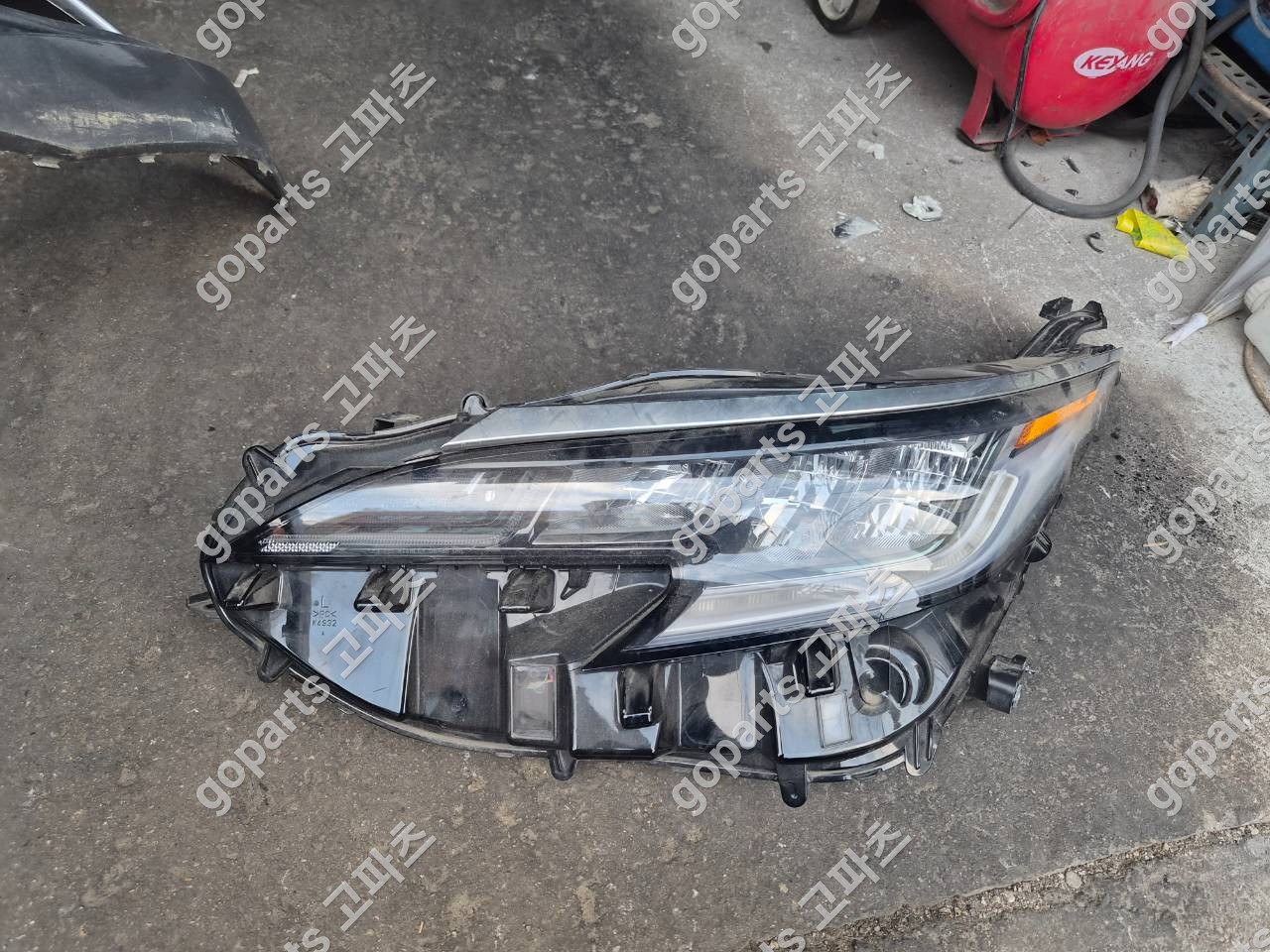 토요타 시에나 4세대 운전석 헤드라이트 교체 후기: 완벽 수리를 위한 선택