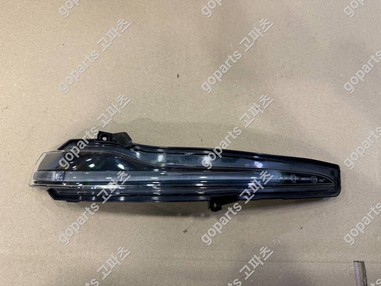 벤츠 E클래스 W213 조수석 사이드미러 턴시그널 교체 후기: 완벽 수리를 위한 선택