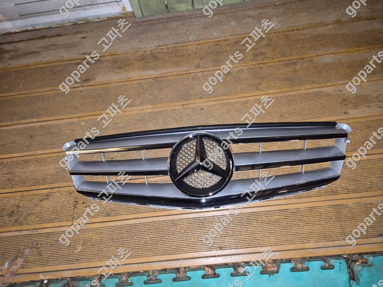 벤츠 C클래스 W204 전면그릴 (라디에이터 그릴) 상세사진 2