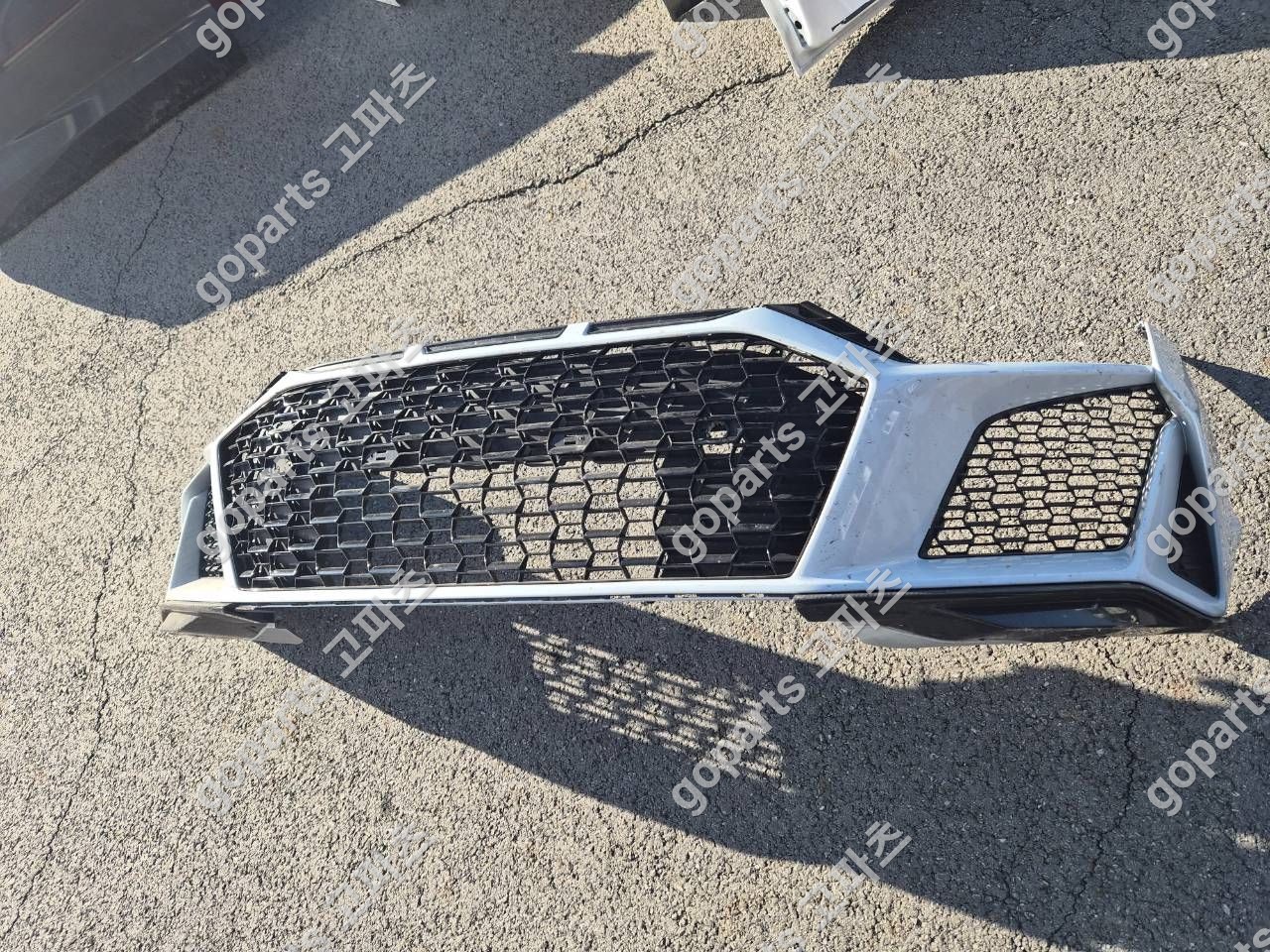 아우디 R8 4S 중고 전범퍼 100만원