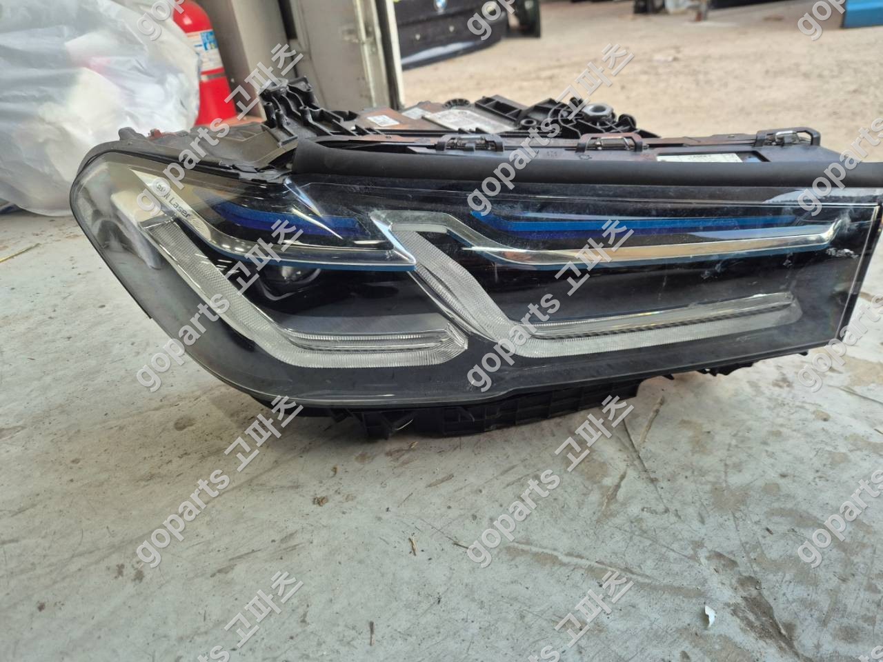 BMW 5시리즈 G30 레이저 헤드라이트 5a388d6-03/04 700,000원 중고
