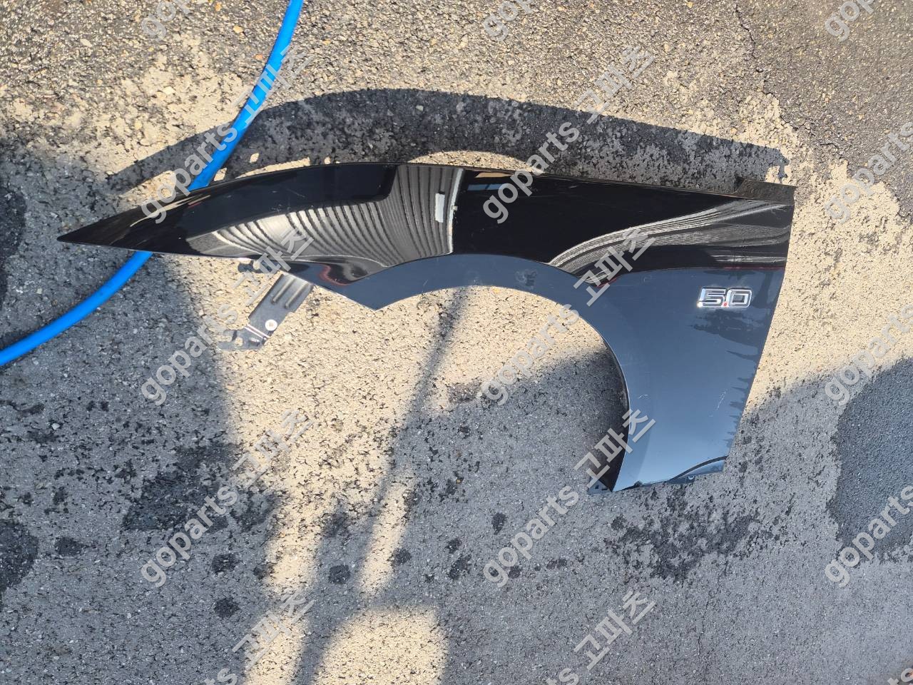 포드 머스탱 6세대 운전석 전휀더 상세사진 2