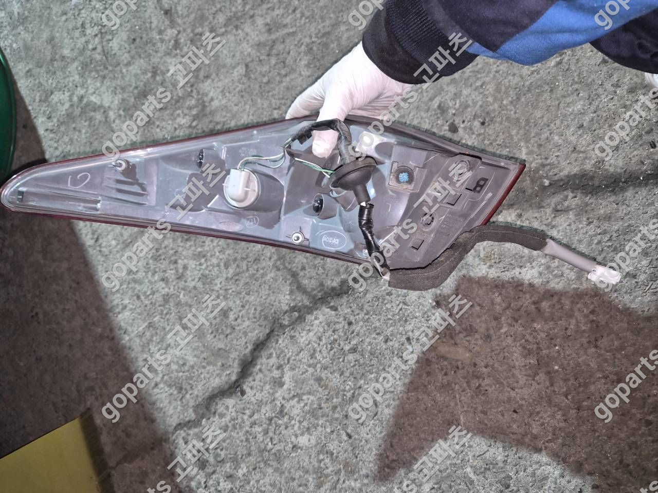 인피니티 Q50 운전석 후미등 상세사진 3