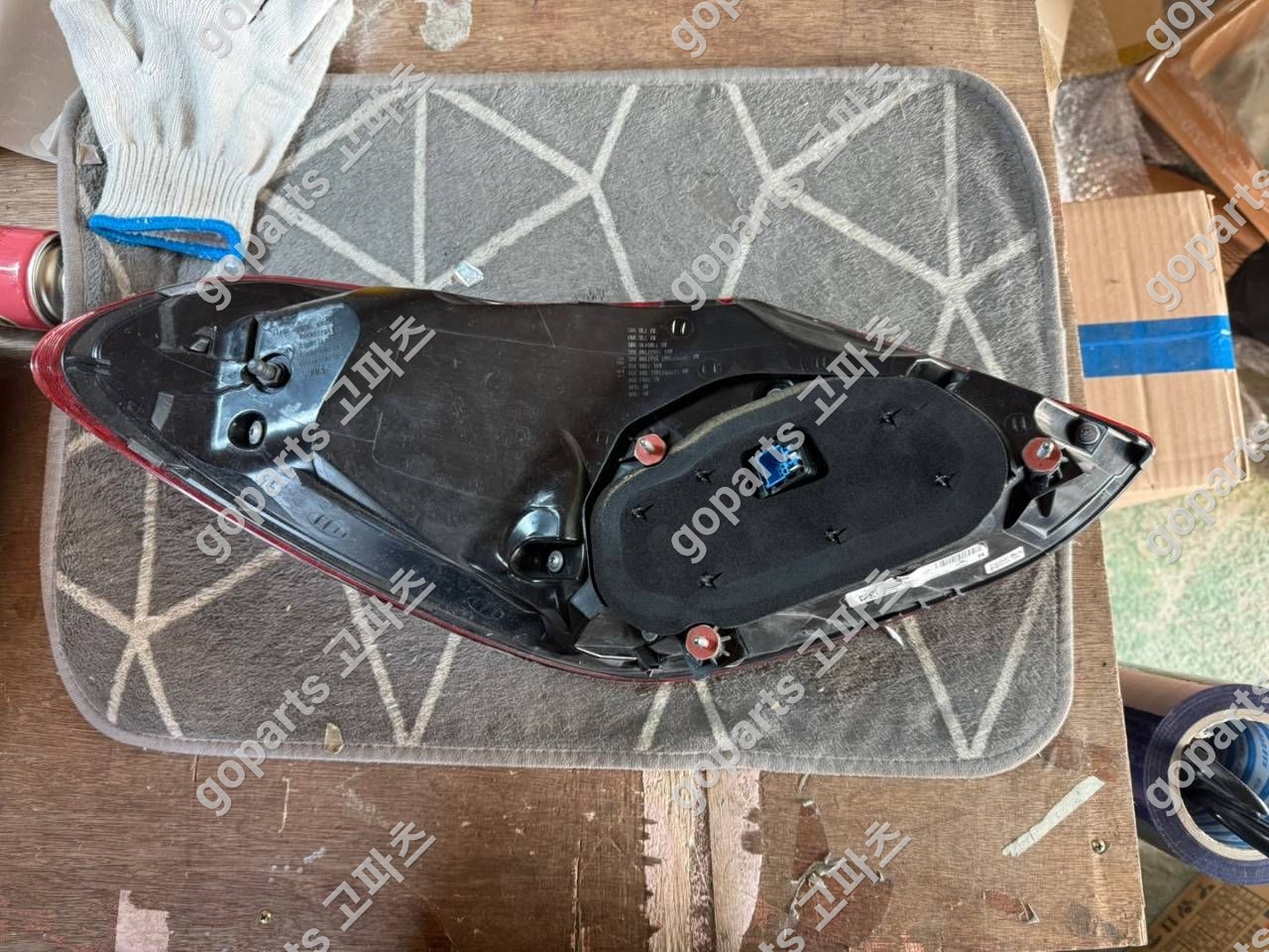 벤츠 W205 C클래스 조수석 테일라이트 중고 상세사진 2