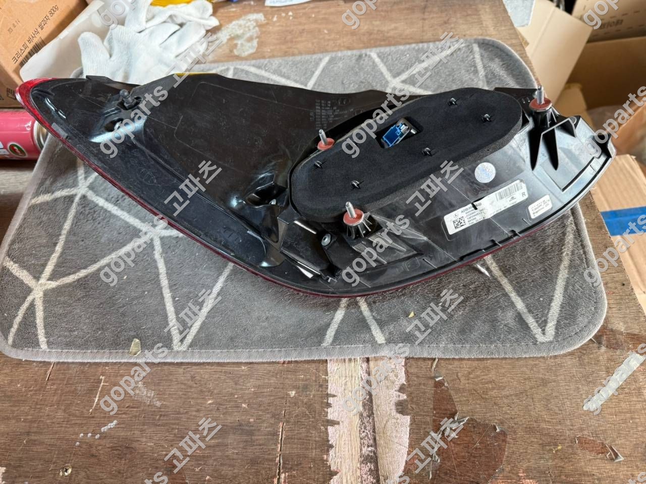 벤츠 W205 C클래스 조수석 테일라이트 중고 상세사진 4