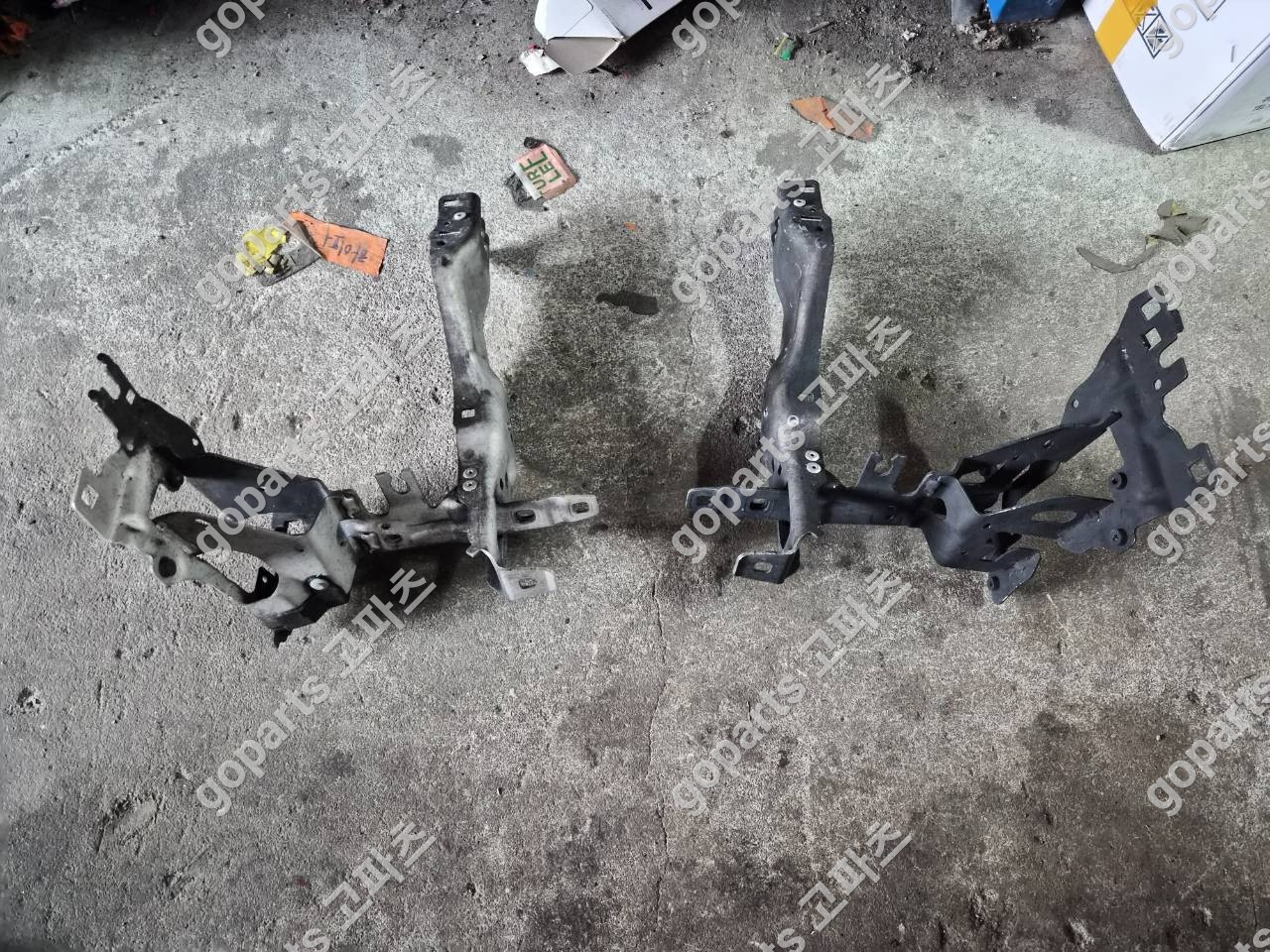 BMW 5시리즈 G30/G32 라이트판넬브라켓패널 상세사진 2