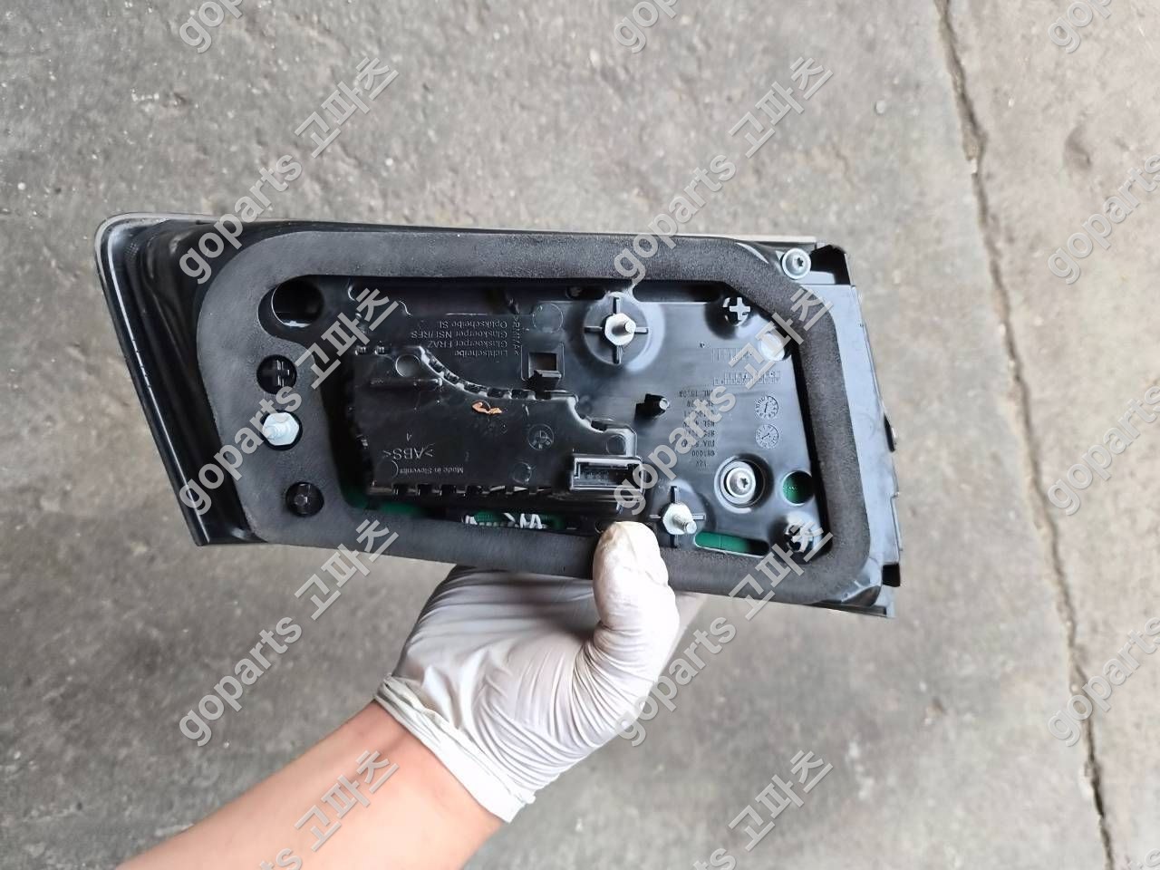 BMW 5시리즈 G30 조수석 후미등 6321-5a38af2-01 상세사진 3