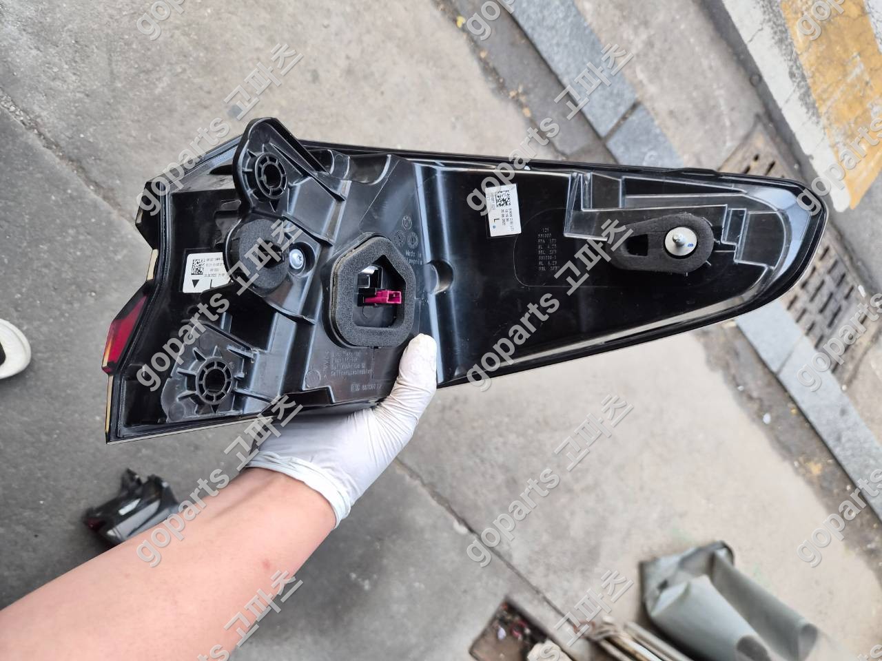 BMW 5시리즈 G30 조수석 후미등 6321-8493812-09 상세사진 4