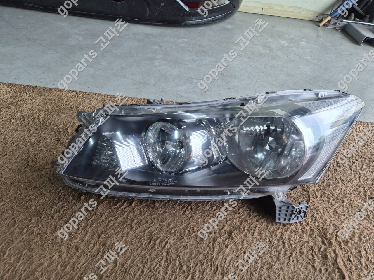 혼다 어코드 8세대 운전석 헤드라이트 교체 후기 – 꼼꼼한 부품 분석 및 납품