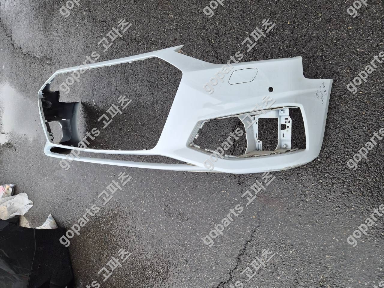 아우디 A4 B9 8W 전범퍼 상세사진 2