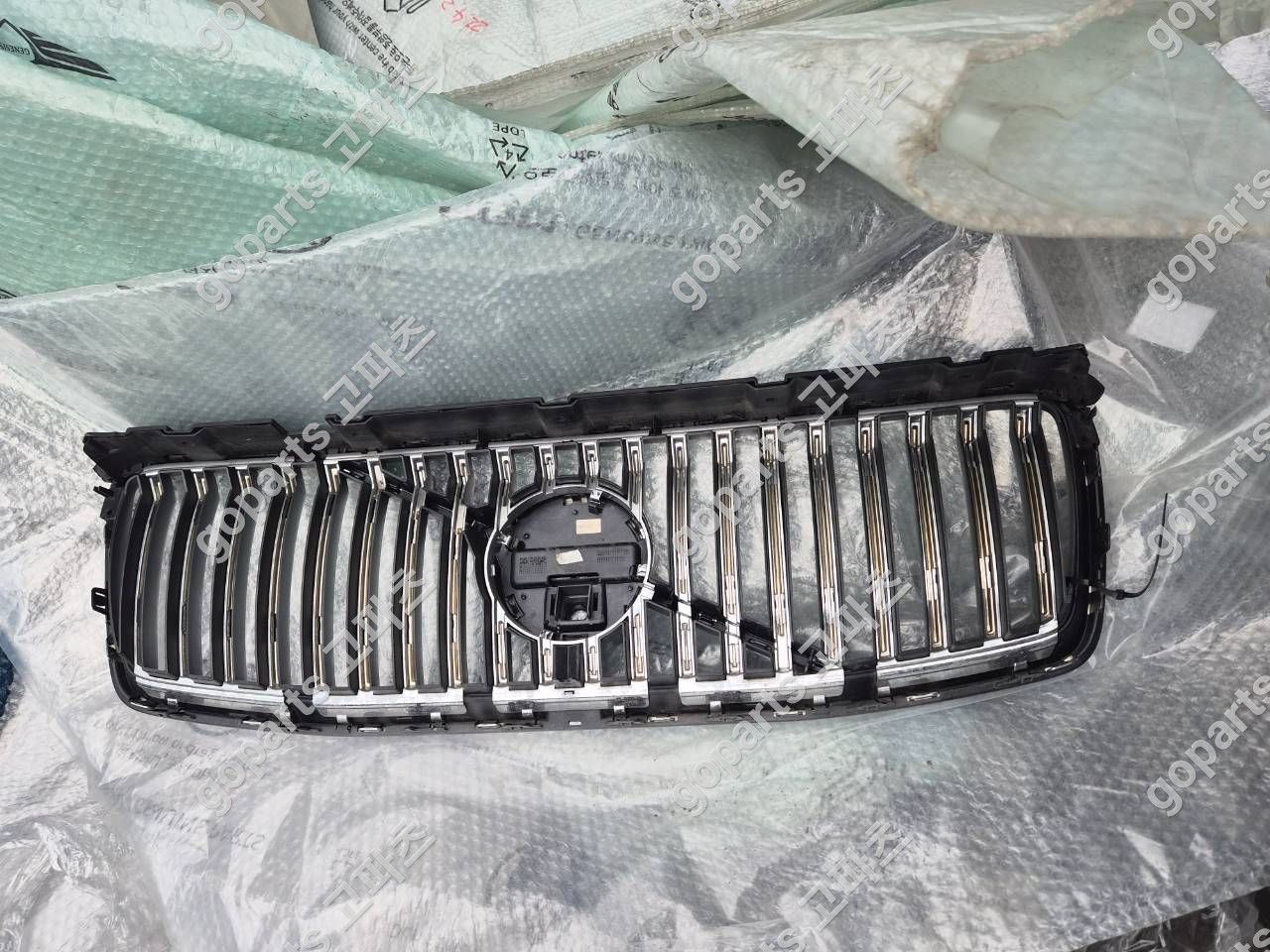 볼보 XC90 2세대 중후반기 전면그릴 상세사진 3