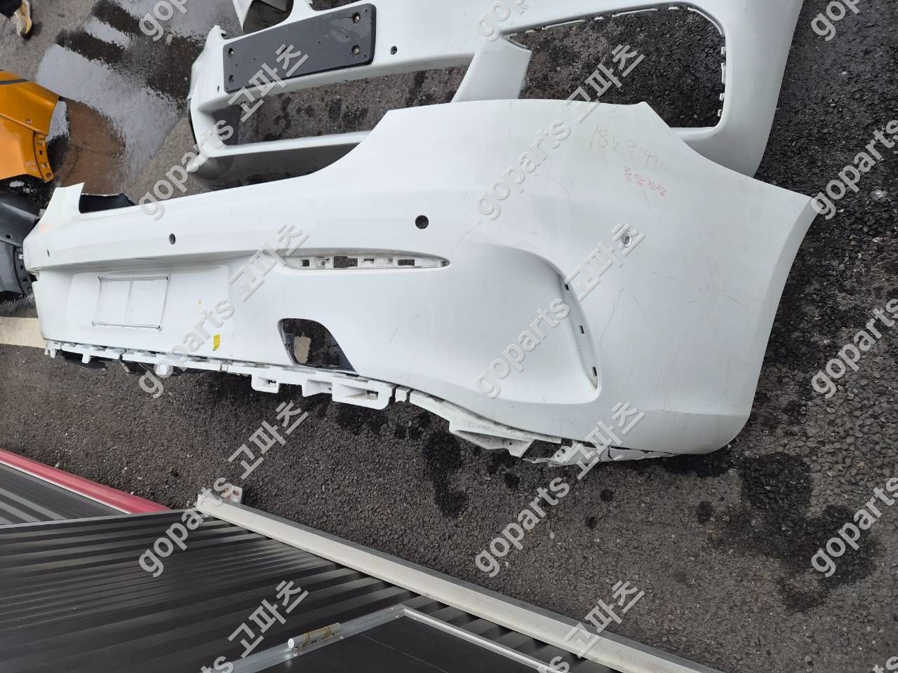 벤츠 W238 E클래스쿠페 후범퍼 상세사진 3