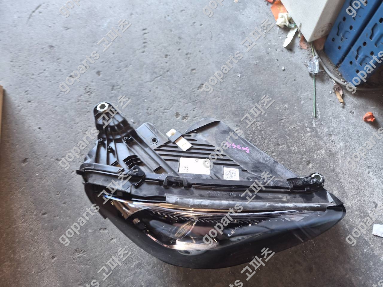 벤츠 W213 E클래스 조수석 멀티빔 헤드라이트 A2139066810 상세사진 4