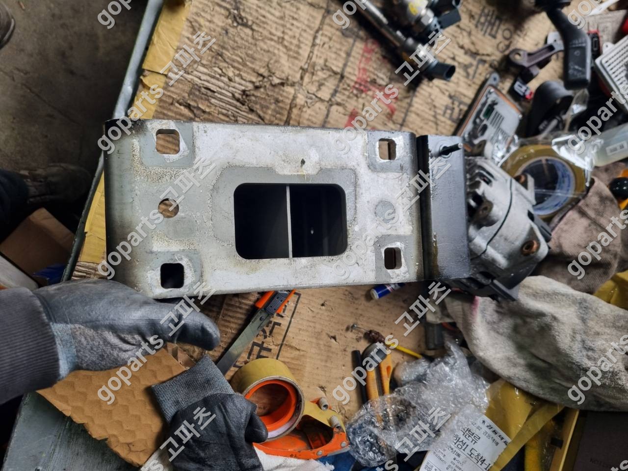 랜드로버 레인지로버 보그 L405 프론트레일 브라켓 중고 교체 납품 후기