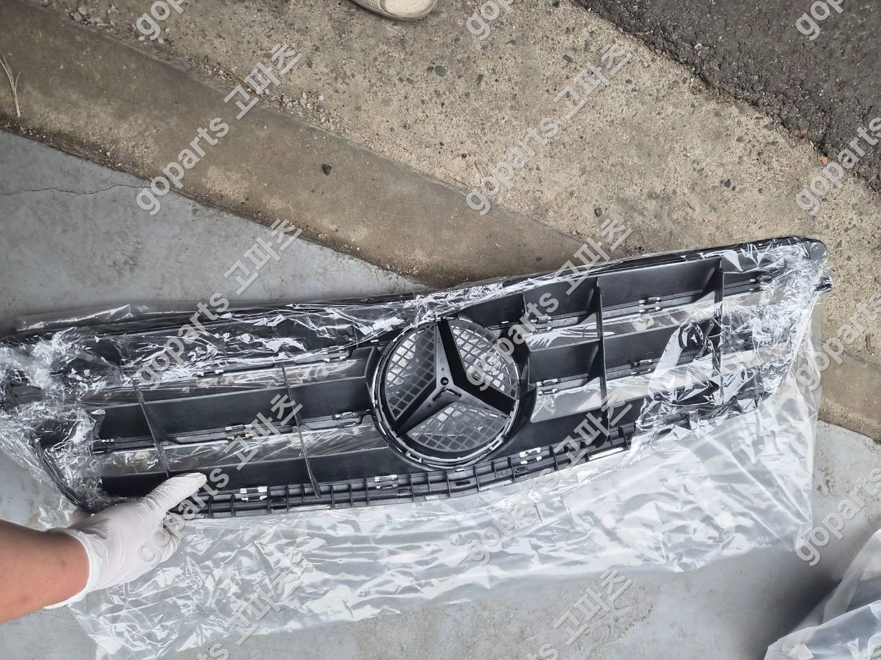 벤츠 W204 C클래스 전면그릴 상세사진 2
