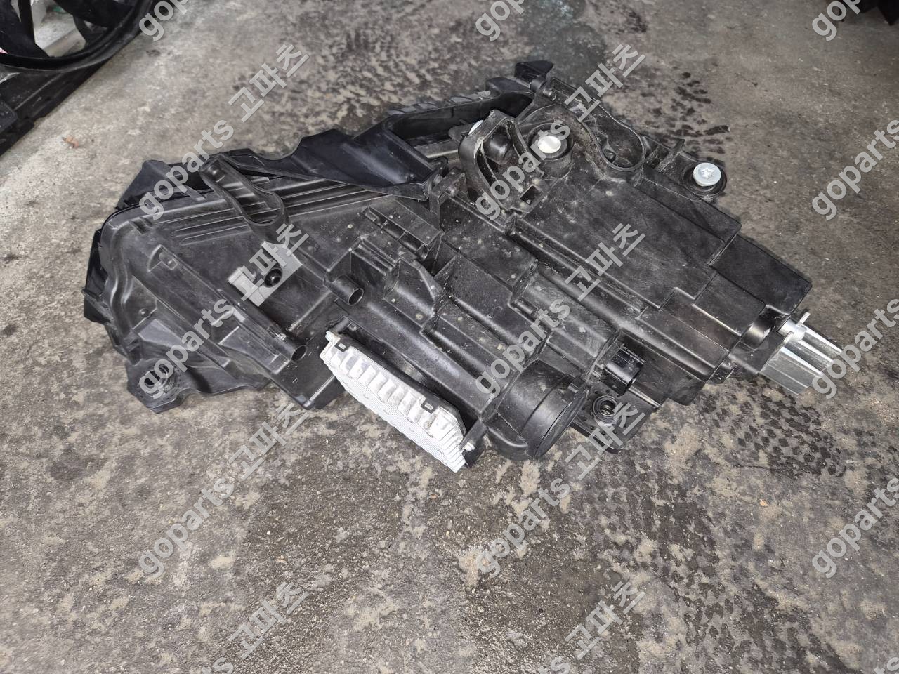 람보르기니 우루스 운전석 헤드라이트 4ML941035c 상세사진 3