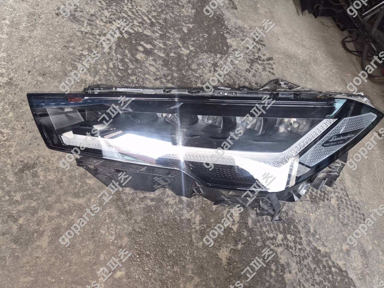 람보르기니 우루스 운전석 헤드라이트 4ML941035c 추가사진 6