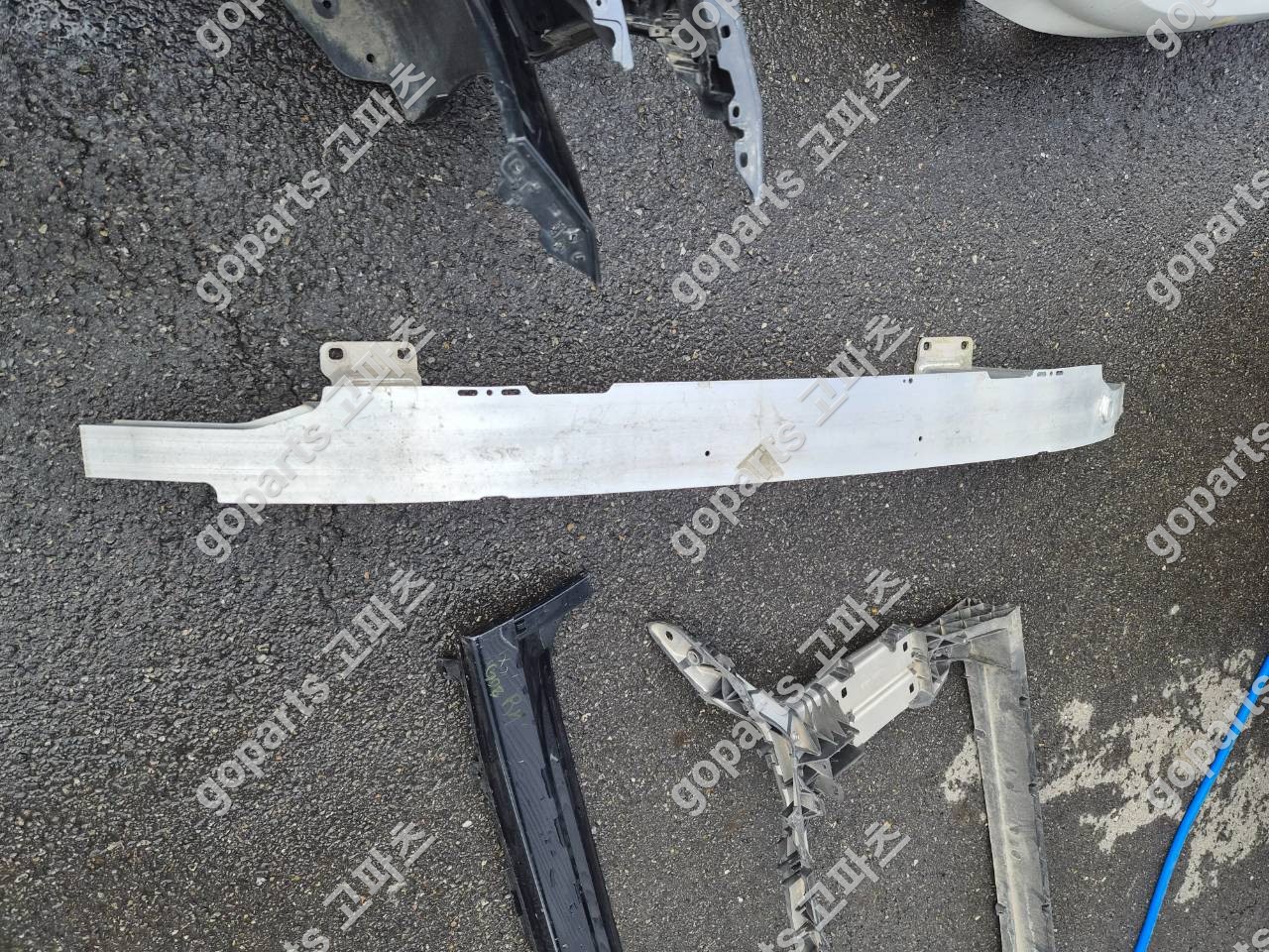 아우디 A6 C8 4K 중고 전레일 4K0807109 200,000원