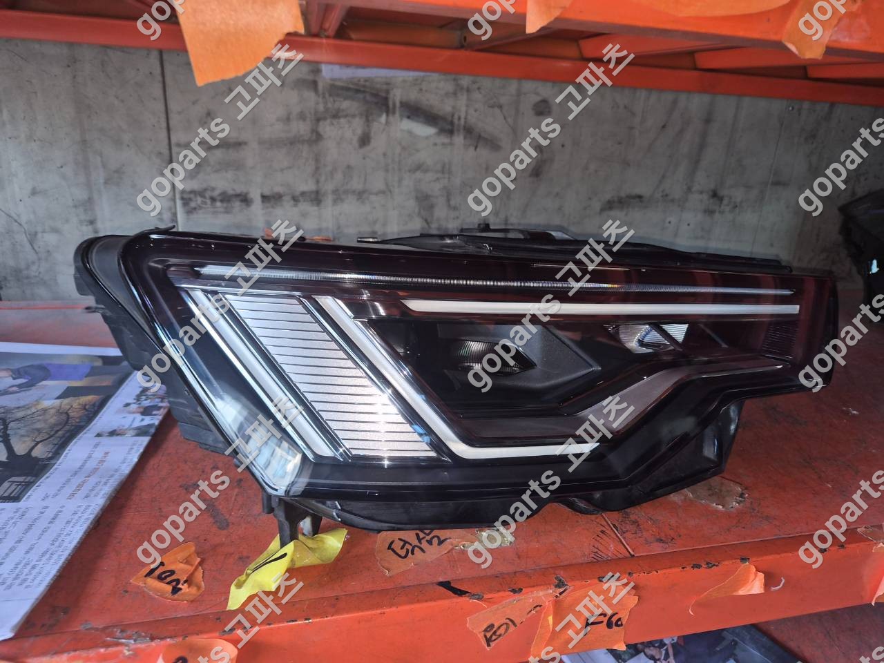 아우디 A6 C8 4K 조수석 헤드라이트 4K0941040 상세사진 4