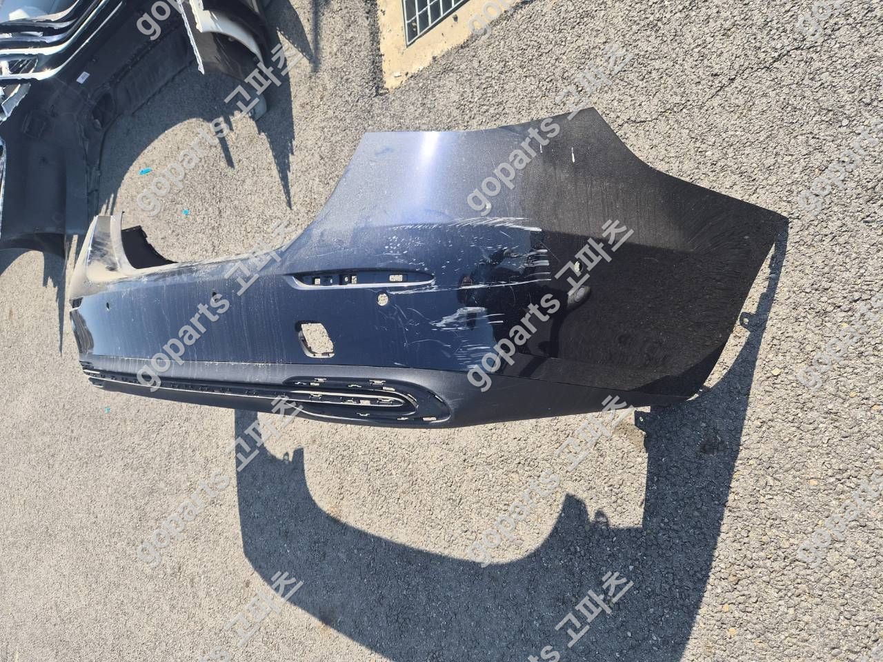 벤츠 E클래스 W214 후범퍼 (스포일러, 하단 디퓨저 포함) 상세사진 3