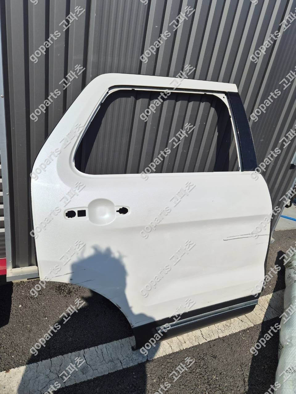 포드 익스플로러 조수석 뒷문 중고 상세사진 3