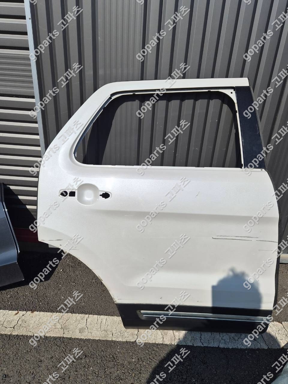 포드 익스플로러 조수석 뒷문 중고 350,000원