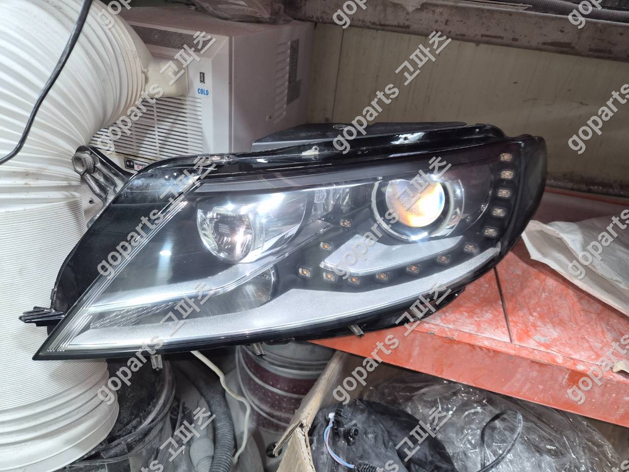 폭스바겐 Cc 헤드라이트 3c8941753Q 500,000원 중고