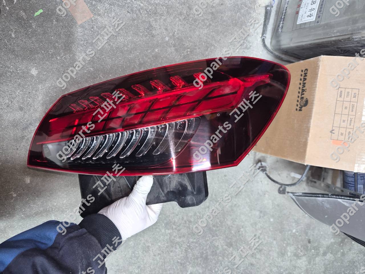 벤츠 E클래스 W213 조수석 후미등 A2139065209 중고 200,000원