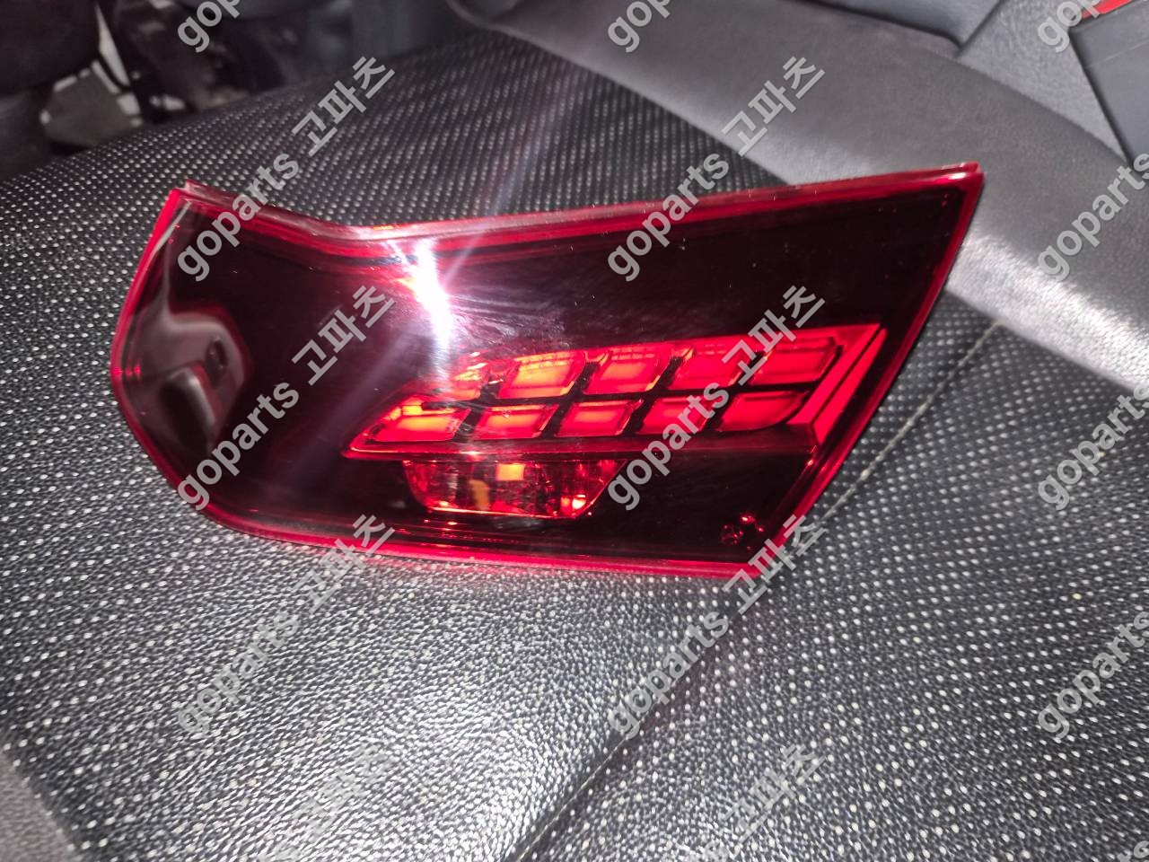 벤츠 E클래스 W213 중고 조수석 후미등 A2139068405 120,000원