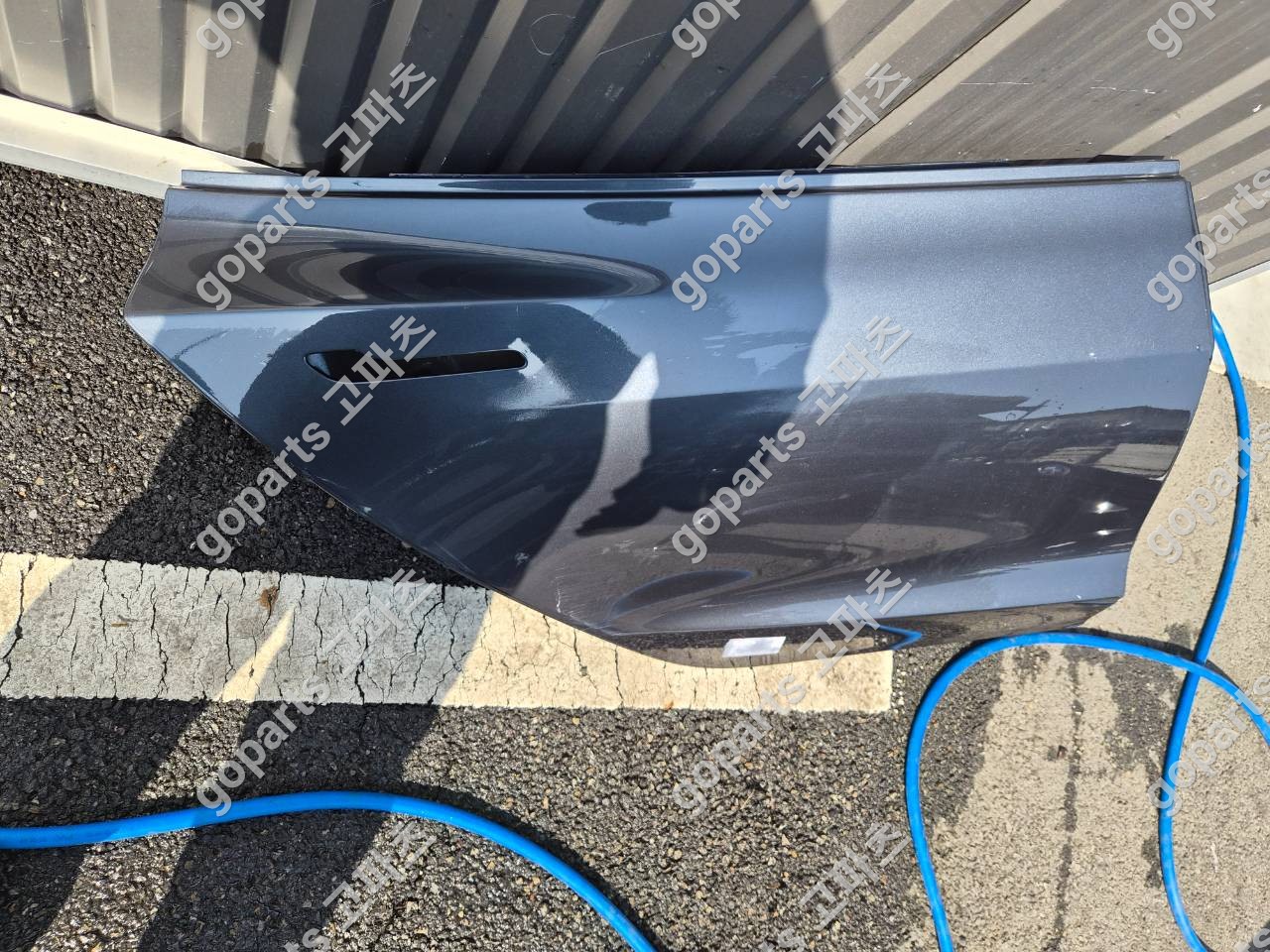 테슬라 모델3 조수석 뒷문 상세사진 3