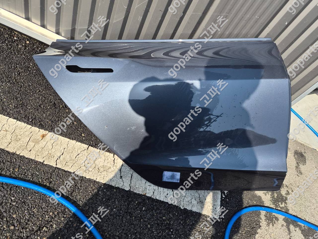 테슬라 모델3 조수석 뒷문 중고 300,000원